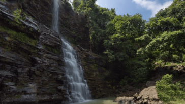 Dhaskund Waterfall